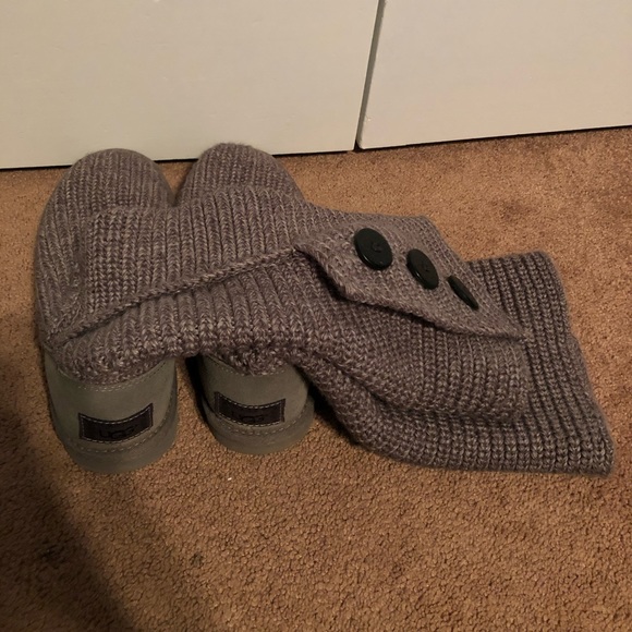 UGG // Classic Cardy Boot - Picture 5 of 8